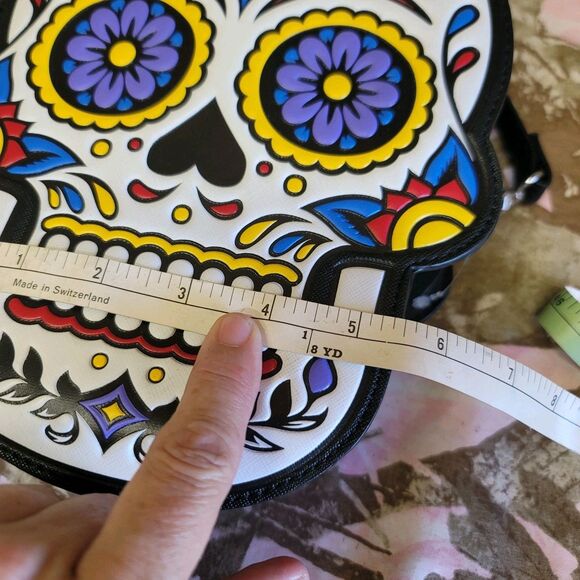Day Of The Dead Sugar Skull Shaped Crossbody Purse NWOT - Picture 7 of 8